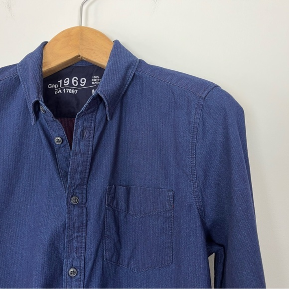Gap Men’s Medium Buttoned Long Sleeve Indigo Shirt
